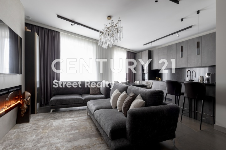  4-      97.6 .  9    Wellton Towers ( ), ,   , 153